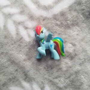 My Little Pony Figure Rainbow Dash Blue Hershey Treasure Surprise MLP G4 Mini